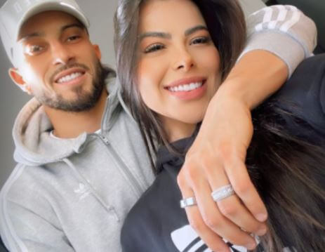 Priscila Minuzzo ex-husband Alex Telles is currently dating Vitoria Schneider.